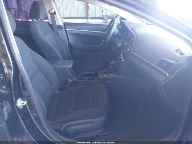 2020 HYUNDAI ELANTRA SE 5