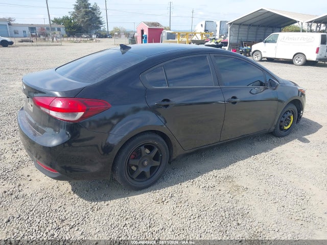 2017 KIA FORTE LX 4