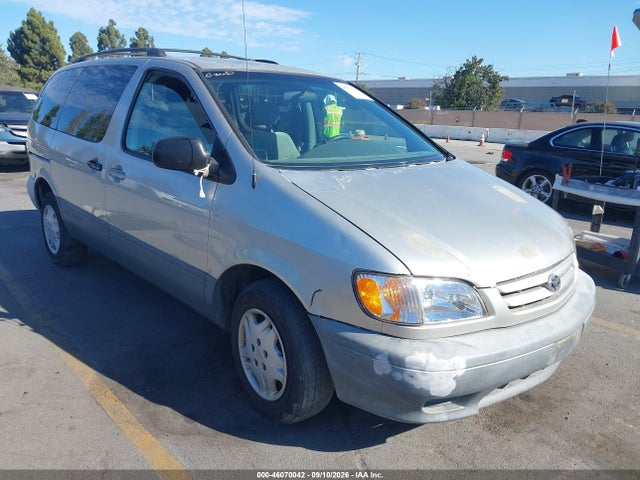 2003 TOYOTA SIENNA CE
