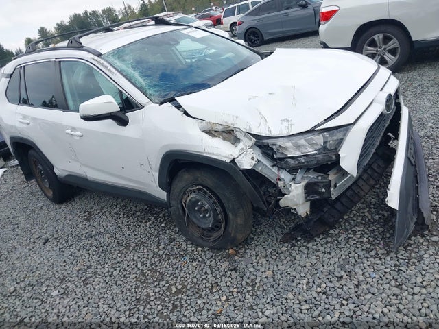 2020 TOYOTA RAV4 LE 6