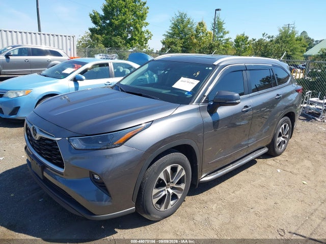 2023 TOYOTA HIGHLANDER XLE 2