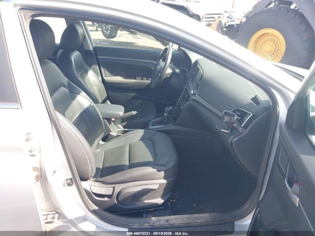 2017 HYUNDAI ELANTRA LIMITED 5