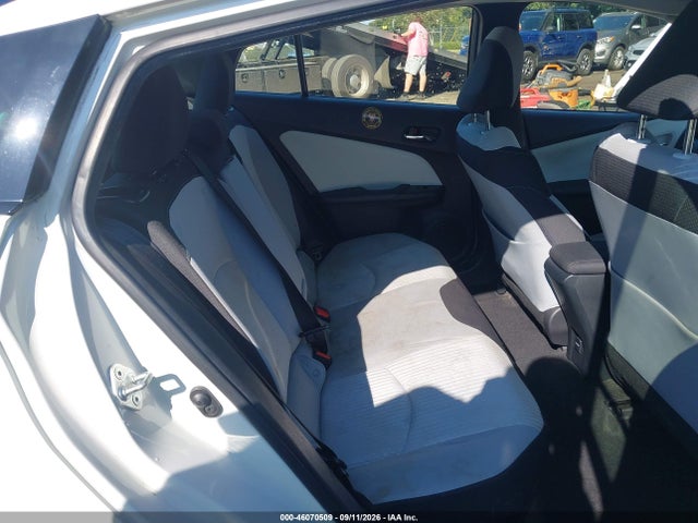 2017 TOYOTA PRIUS THREE 8