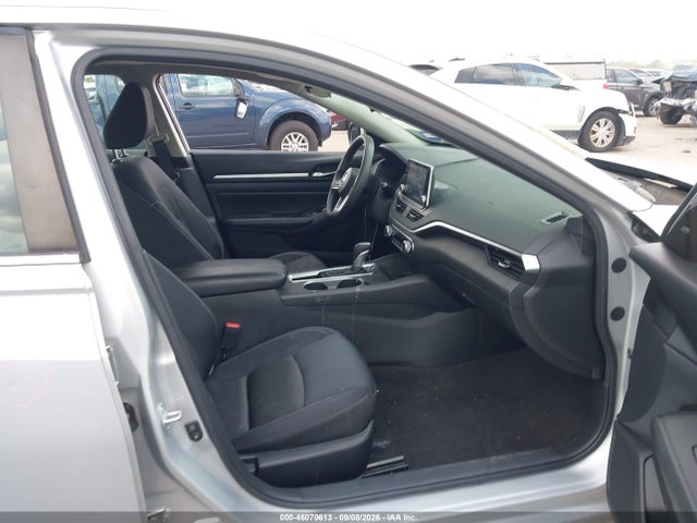 2022 NISSAN ALTIMA SV FWD 5