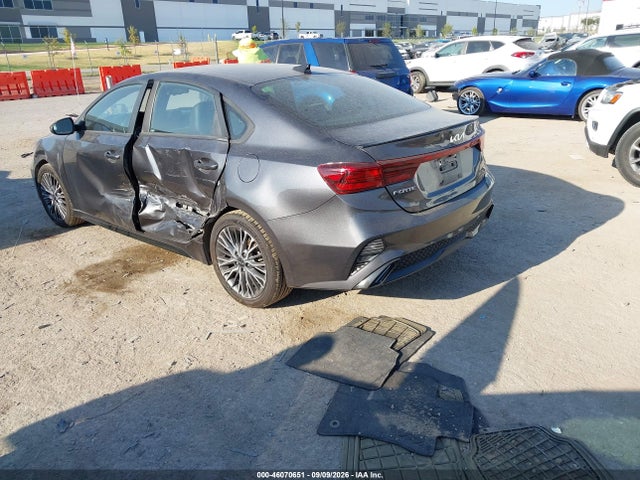 2022 KIA FORTE GT-LINE 3
