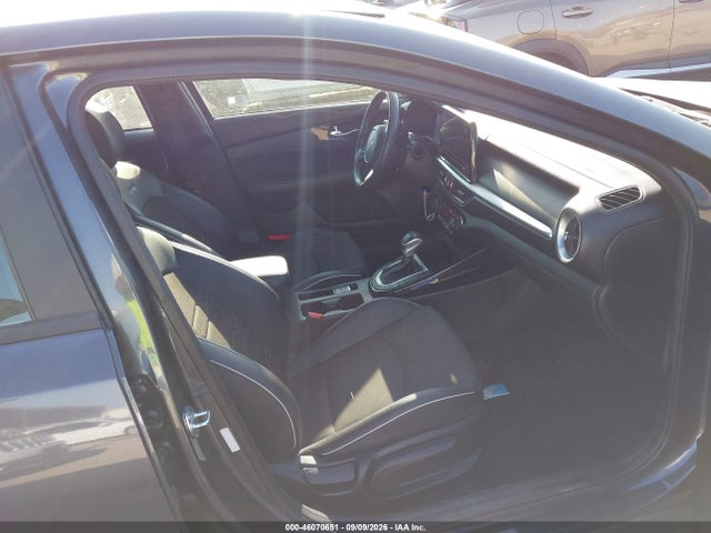 2022 KIA FORTE GT-LINE 5