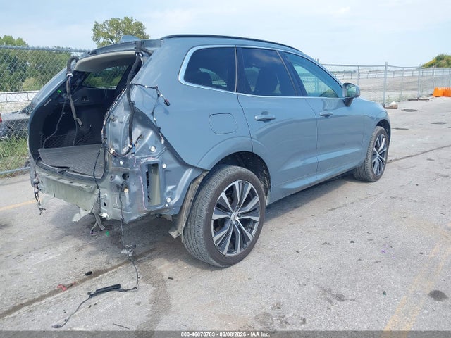 2022 VOLVO XC60 B5 MOMENTUM 4