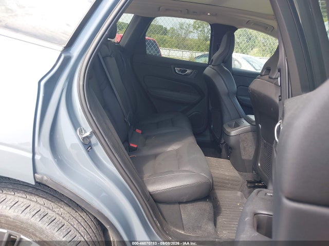 2022 VOLVO XC60 B5 MOMENTUM 8