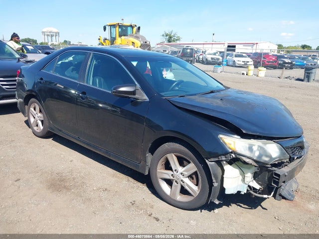 2012 TOYOTA CAMRY SE