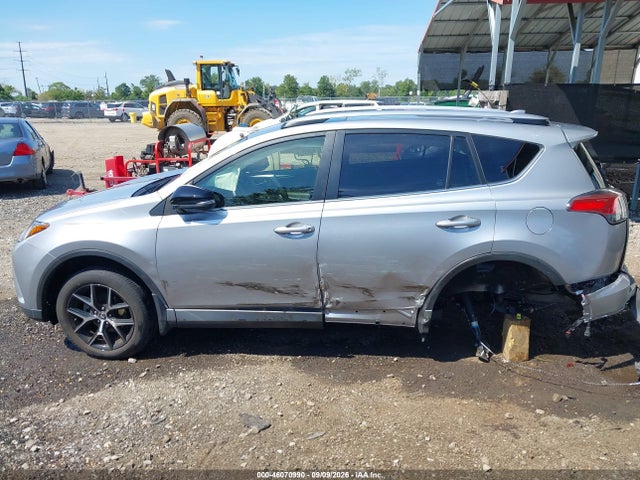 2018 TOYOTA RAV4 SE 13