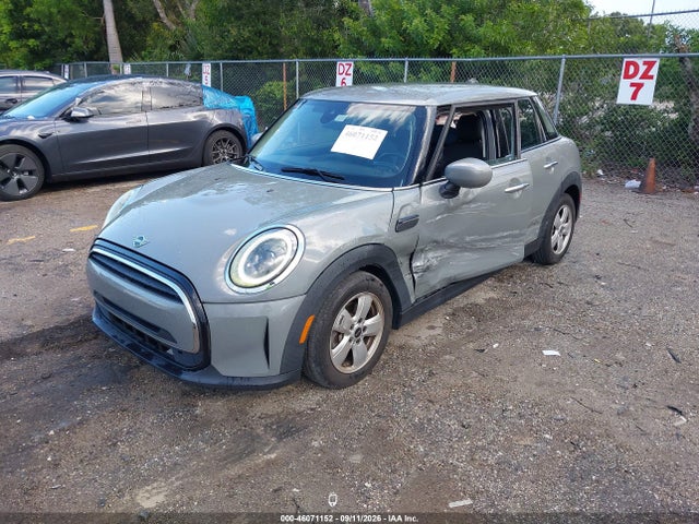 2022 MINI HARDTOP COOPER 2