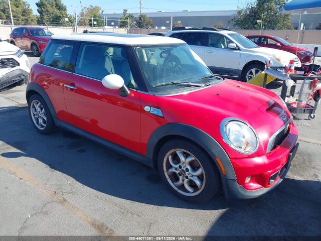 2011 MINI COOPER 