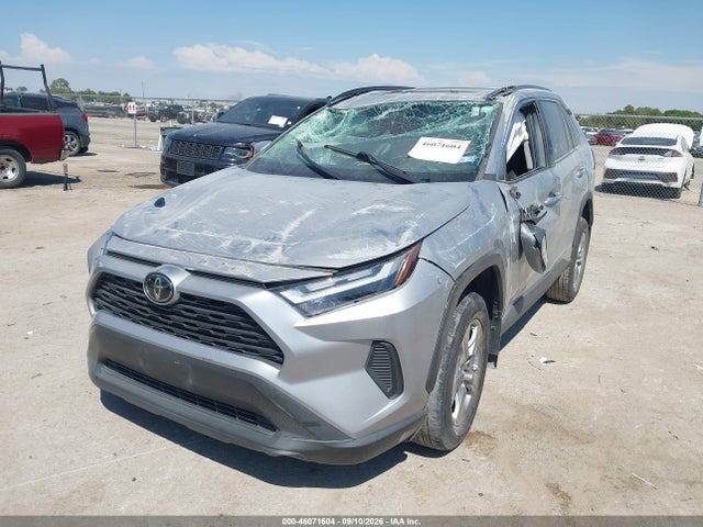 2023 TOYOTA RAV4 XLE 2
