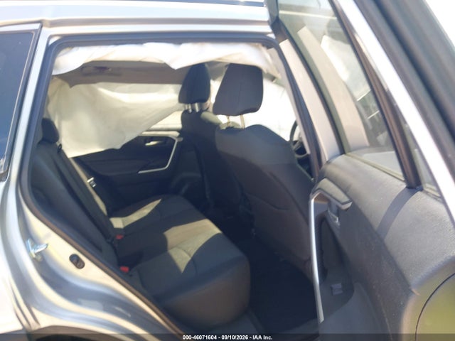 2023 TOYOTA RAV4 XLE 8