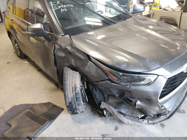 2022 TOYOTA HIGHLANDER XLE 6
