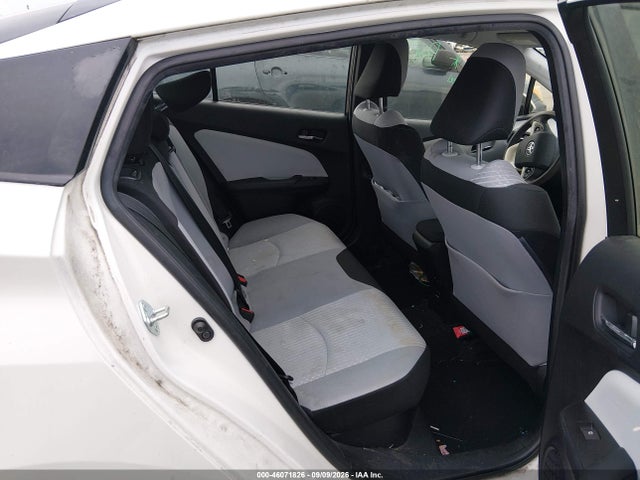 2017 TOYOTA PRIUS TWO 8