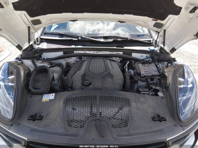 2023 PORSCHE MACAN T 10