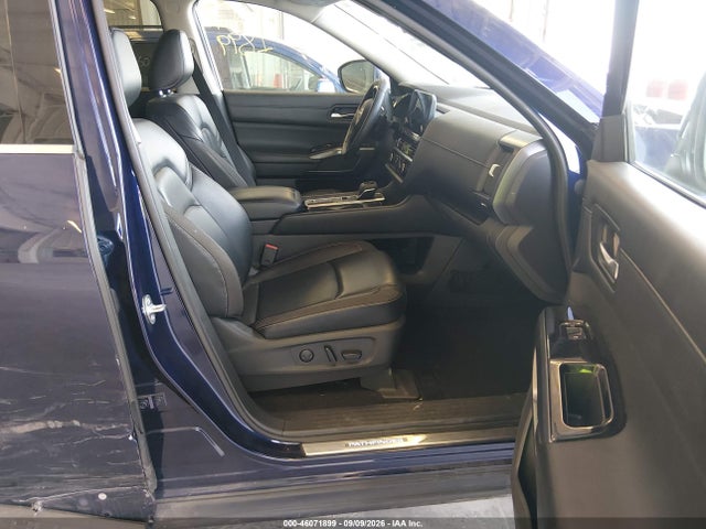 2023 NISSAN PATHFINDER SL FWD 5