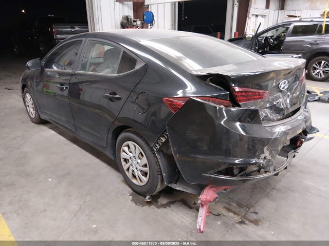 2019 HYUNDAI ELANTRA SE 3