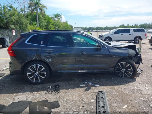 2022 VOLVO XC60 B5 MOMENTUM 12