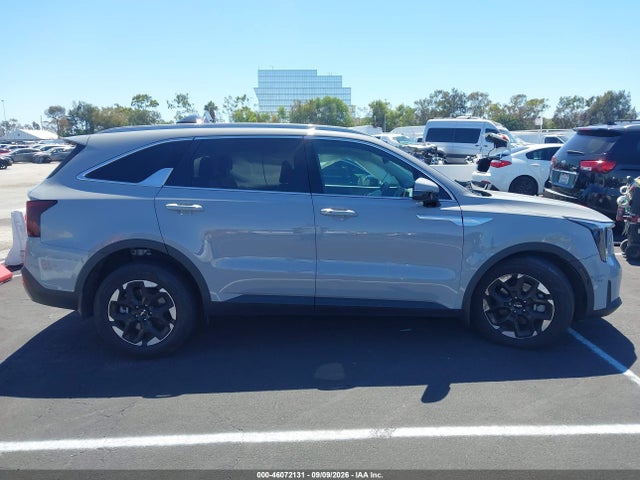 2025 KIA SORENTO S 13