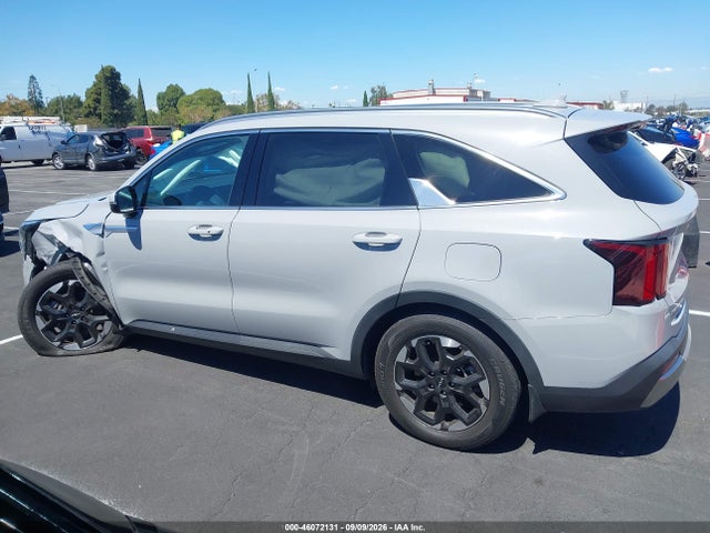 2025 KIA SORENTO S 14