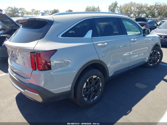 2025 KIA SORENTO S 4