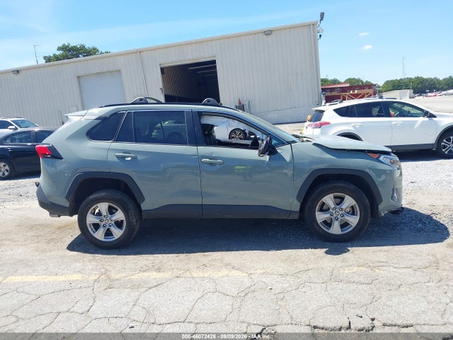 2021 TOYOTA RAV4 XLE 13