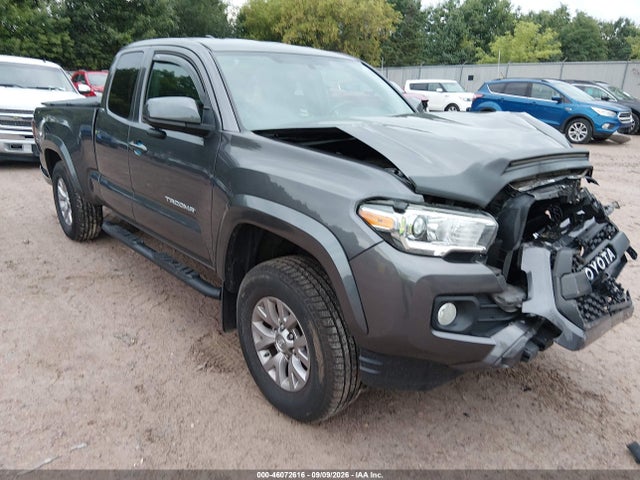 2017 TOYOTA TACOMA SR5 V6