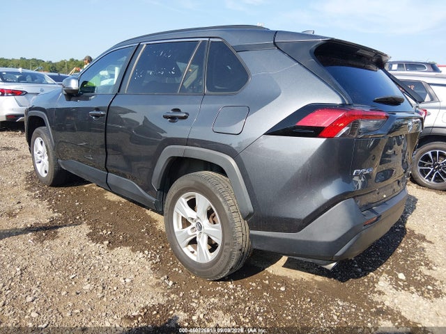 2020 TOYOTA RAV4 XLE 3