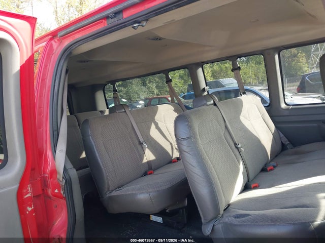2017 GMC SAVANA 3500 LT 8