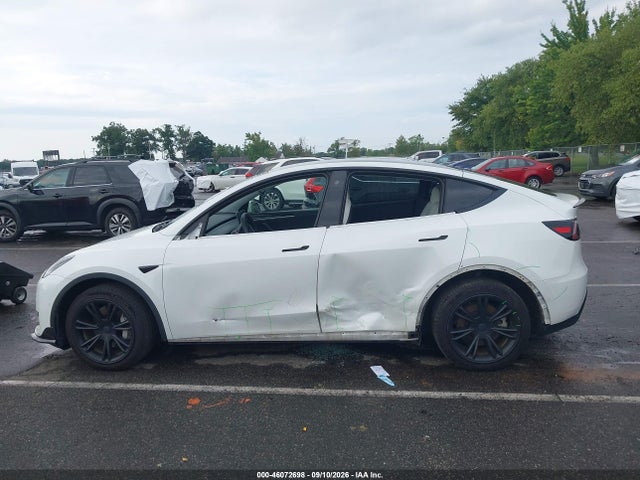 2022 TESLA MODEL Y LONG RANGE DUAL MOTOR ALL-WHEEL DRIVE 13