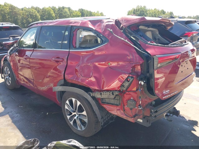 2022 TOYOTA HIGHLANDER HYBRID XLE 3