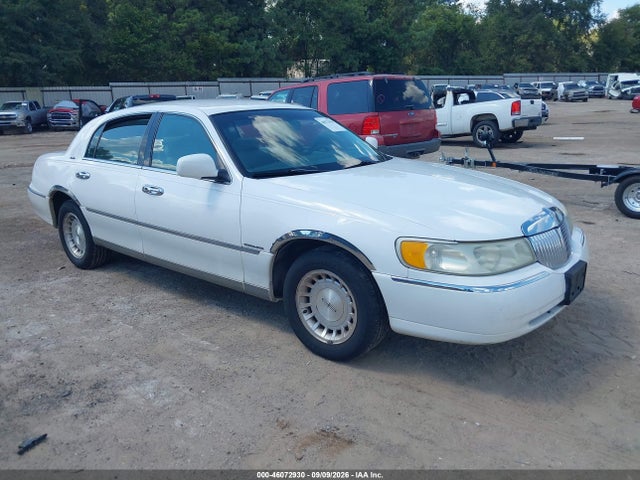 1998 LINCOLN TOWN CAR EXECUTIVE