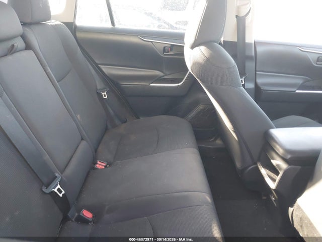 2019 TOYOTA RAV4 LE 8