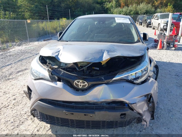 2020 TOYOTA C-HR LE 6