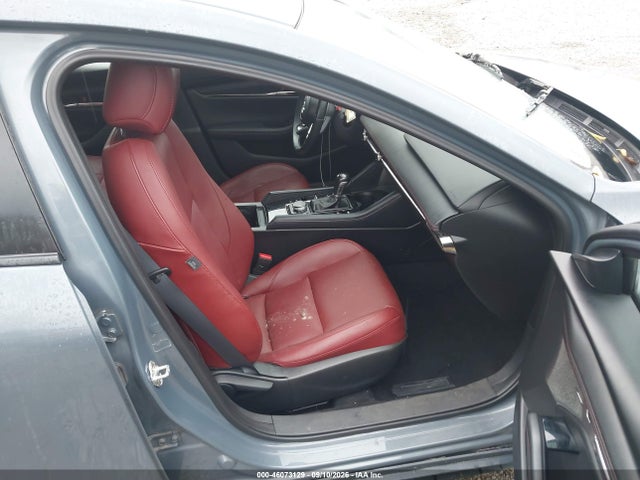 2022 MAZDA MAZDA3 CARBON EDITION 5