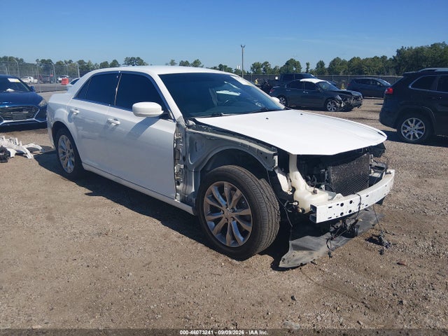 2017 CHRYSLER 300 LIMITED AWD
