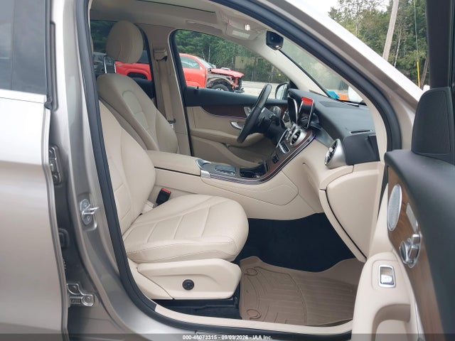 2021 MERCEDES-BENZ GLC 300 4MATIC SUV 5