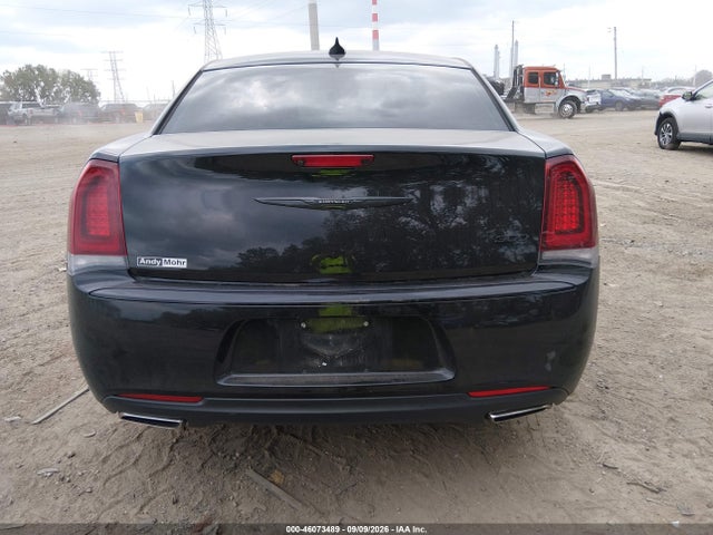 2022 CHRYSLER 300 TOURING 17