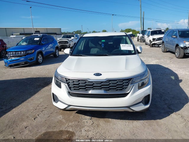 2021 KIA SELTOS LX 12