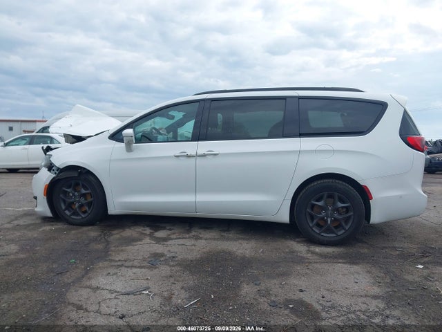 2019 CHRYSLER PACIFICA LIMITED 14