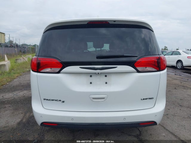 2019 CHRYSLER PACIFICA LIMITED 16