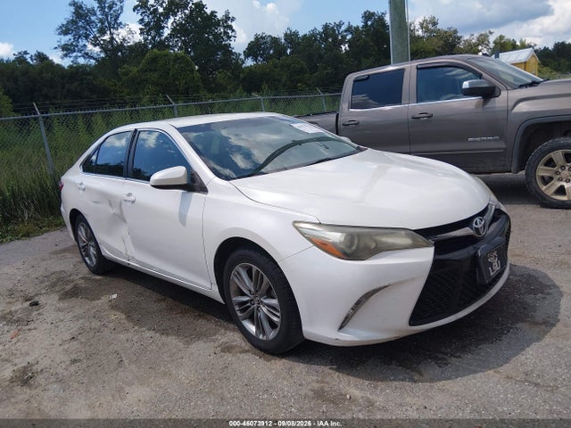 2015 TOYOTA CAMRY SE