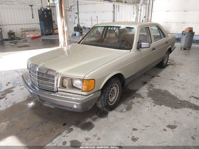 1981 MERCEDES-BENZ 300 SD 2