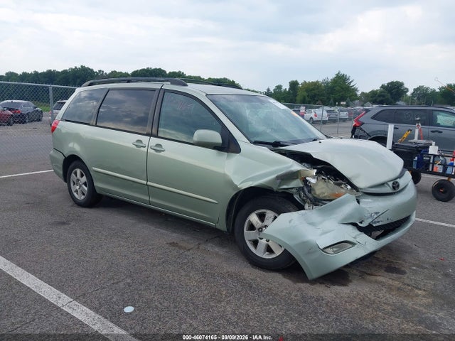 2006 TOYOTA SIENNA XLE