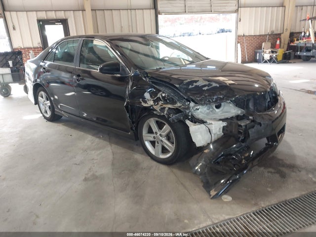 2014 TOYOTA CAMRY SE