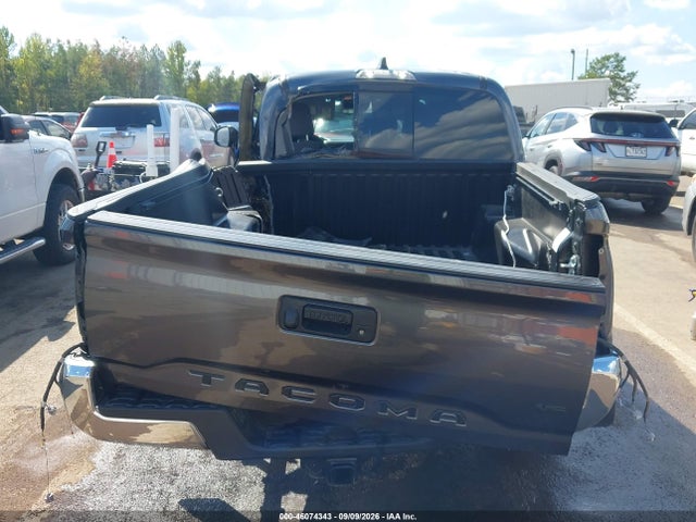 2022 TOYOTA TACOMA SR5 V6 18