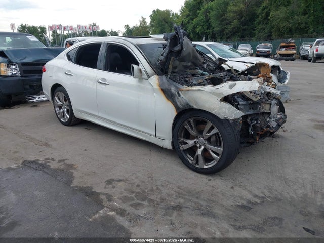 2013 INFINITI M37 