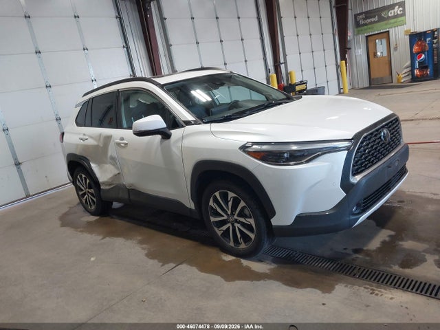 2022 TOYOTA COROLLA CROSS XLE 13